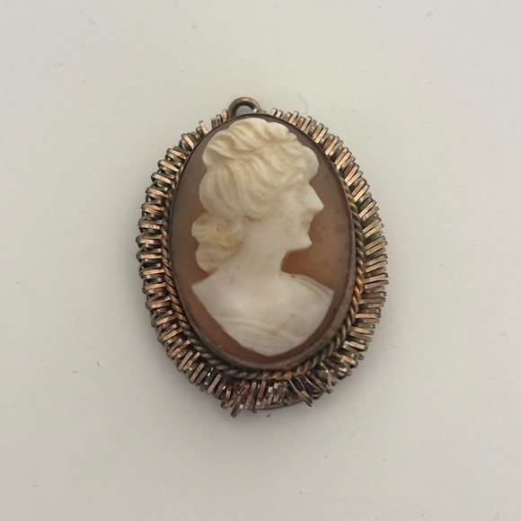 Lady Cameo Carved Shell Gold Filled Frame Brooch Pendant Vintage italian - Picture 2 of 6